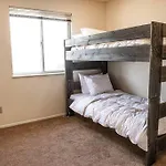 Pet Friendly: Cozy Getaway, Centrally Located
